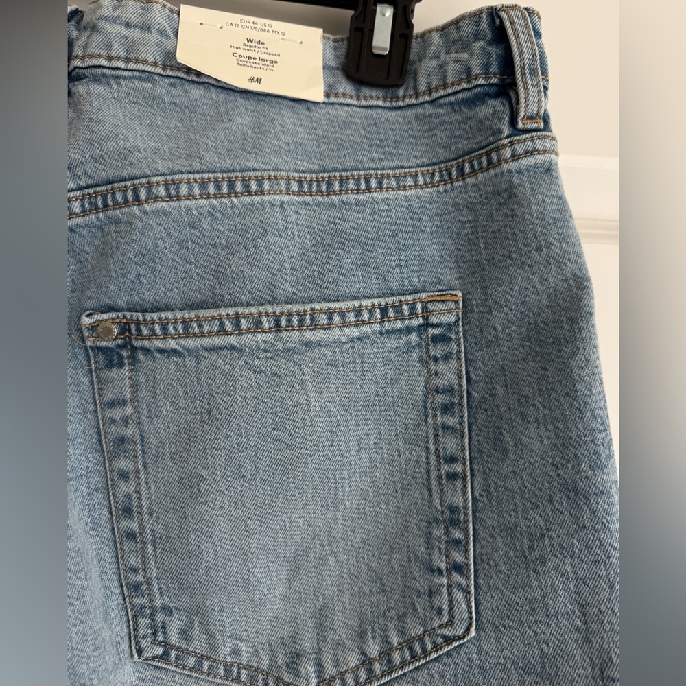 NWT H&M Light washed high waisted Wide leg cropped jeans size 12 - Picture 10 of 10